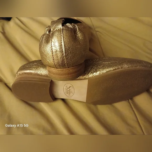 Sofft Gold Ballet Flats EUC - Picture 4 of 4